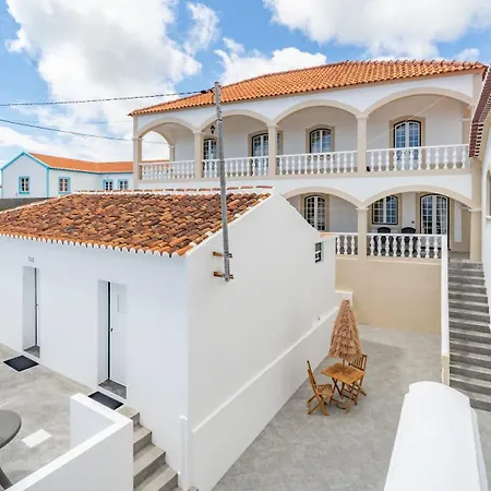 Casa Arcadas * Angra do Heroismo
